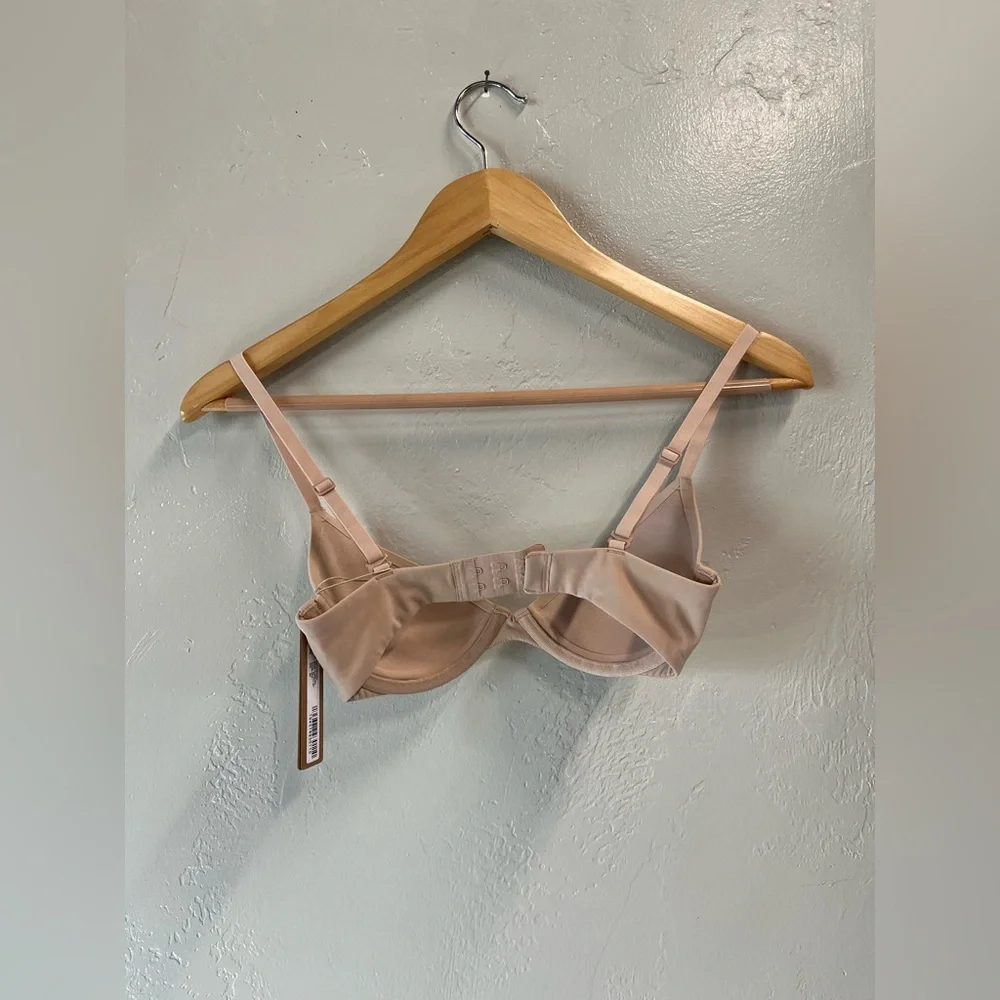 SKIMS Fits Everybody Scoop Plunge Bra 30C NWT Mica Color - Picture 4 of 10